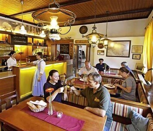 Imagen del bar/restaurante del Hotel Hotel-Restaurant Marienhof. Foto 8