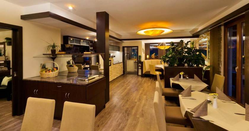 Imagen del bar/restaurante del Hotel Hotel-Restaurant Sonneneck. Foto 4