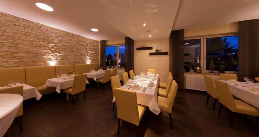 Imagen del bar/restaurante del Hotel Hotel-Restaurant Sonneneck. Foto 6