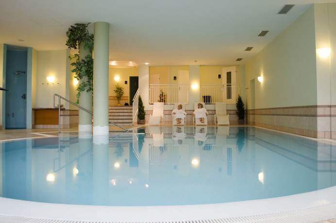 Imagen de la piscina del Hotel Hotel-Restaurant Staribacher. Foto 17