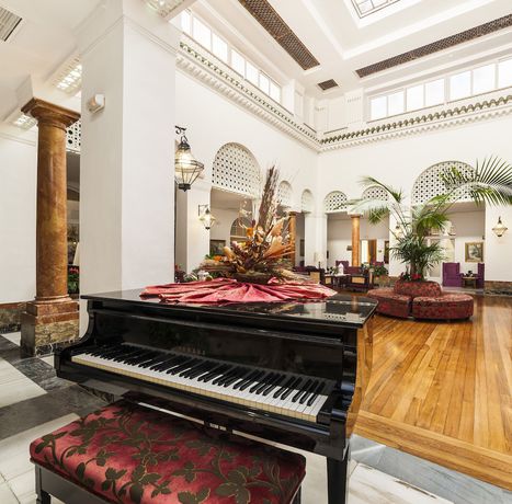 Imagen de los interiores del Hotel Hoteles Globales Reina Cristina. Foto 18