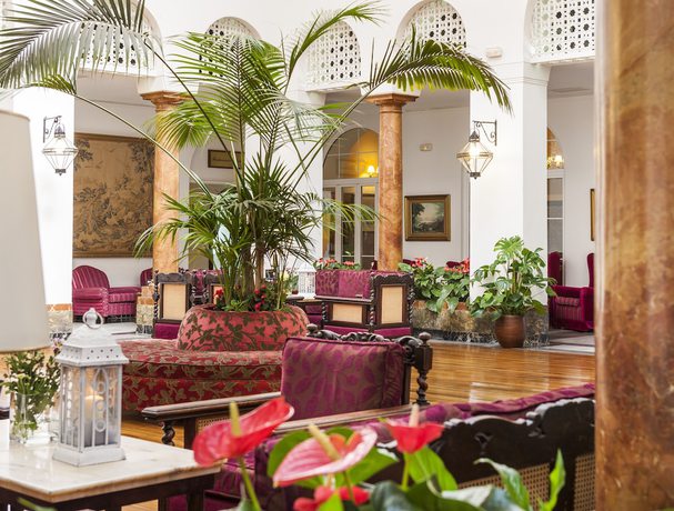 Imagen de los interiores del Hotel Hoteles Globales Reina Cristina. Foto 19