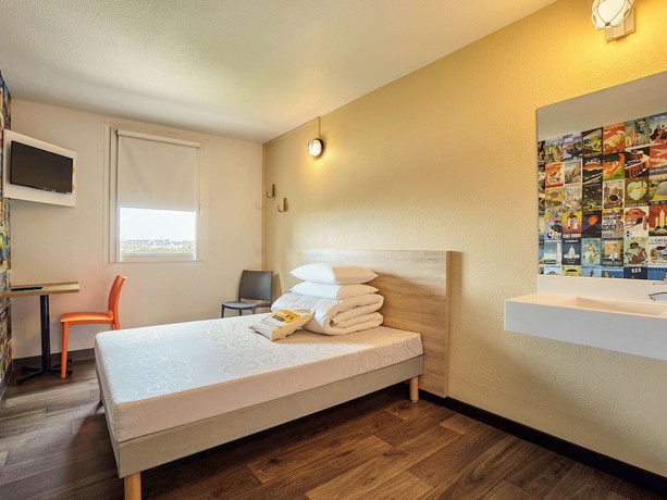 Imagen de la habitación del Hotel Hotelf1 Laval. Foto 9