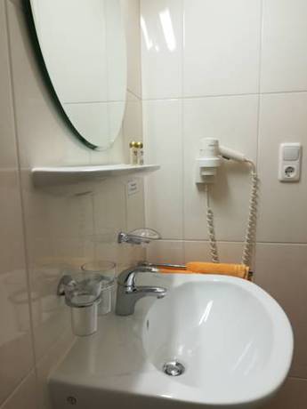 Imagen de la habitación del Hotel Hotel-garni Austria. Foto 6