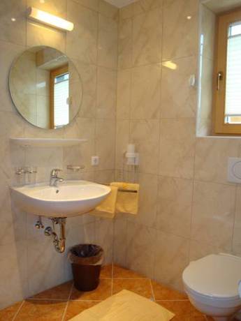 Imagen de la habitación del Hotel Hotel-garni Austria. Foto 13