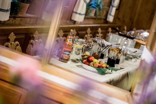 Imagen de la habitación del Hotel Hotel-gasthof Adler. Foto 6