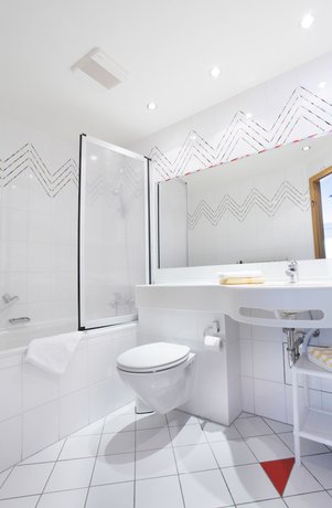 Imagen de la habitación del Hotel Hotel-gasthof Neum&uuml;hle. Foto 11