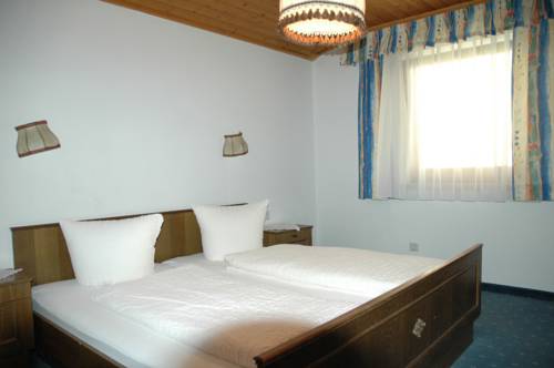 Imagen de la habitación del Hotel Hotel-gasthof Waldcaf&eacute;. Foto 6