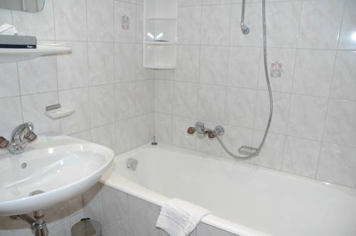 Imagen de la habitación del Hotel Hotel-gasthof Waldcaf&eacute;. Foto 7