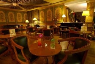 Imagen del bar/restaurante del Hotel Hotelience Ferney Voltaire Geneve Aeroport. Foto 2