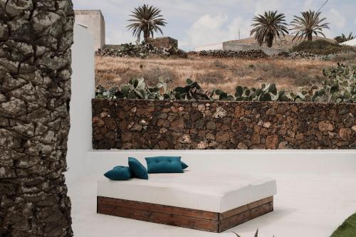 Imagen de la habitación del Hotel Hotelito Rural Flor de Timanfaya. Foto 17