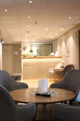 Imagen de los interiores del Hotel Hotell R&aring;dhuset. Foto 13