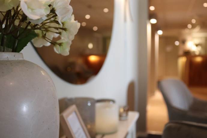 Imagen de los interiores del Hotel Hotell R&aring;dhuset. Foto 16