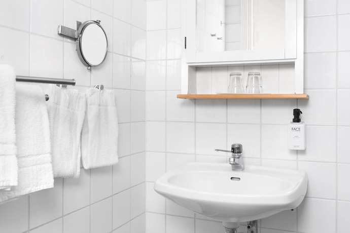Imagen de la habitación del Hotel Hotell Stenugnen, VISBY. Foto 9