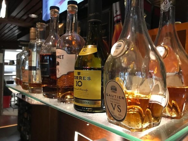 Imagen del bar/restaurante del Hotel Hotelli Carneval. Foto 3