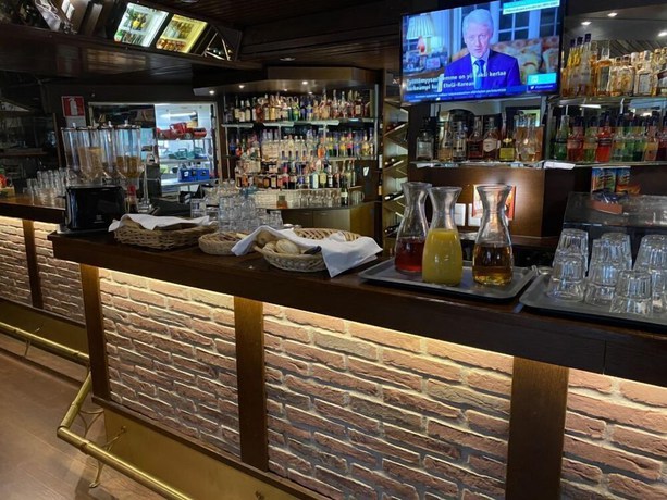 Imagen del bar/restaurante del Hotel Hotelli Carneval. Foto 5