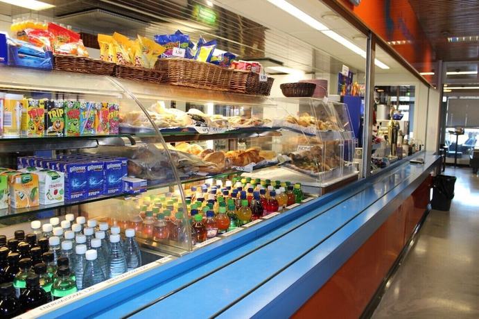 Imagen del bar/restaurante del Hotel Hotelli Tikkurila. Foto 4