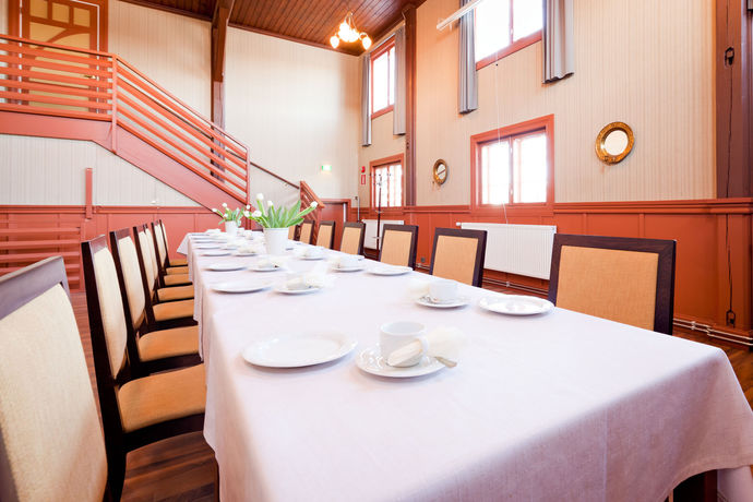 Imagen del bar/restaurante del Hotel Hotelli-ravintola Alma. Foto 2