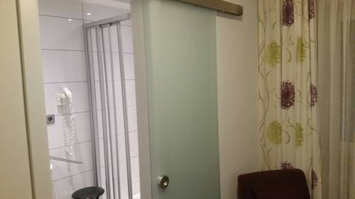 Imagen de la habitación del Hotel Hotel-restaurant Fr&ouml;hlich. Foto 9