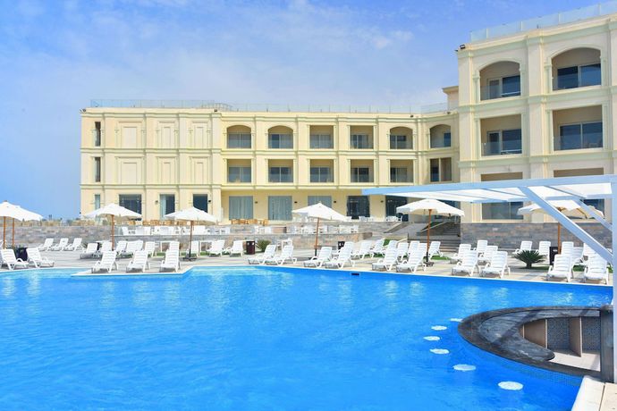 Imagen de la piscina del Hotel Hotelux La Playa Alamein, El Alamein. Foto 18