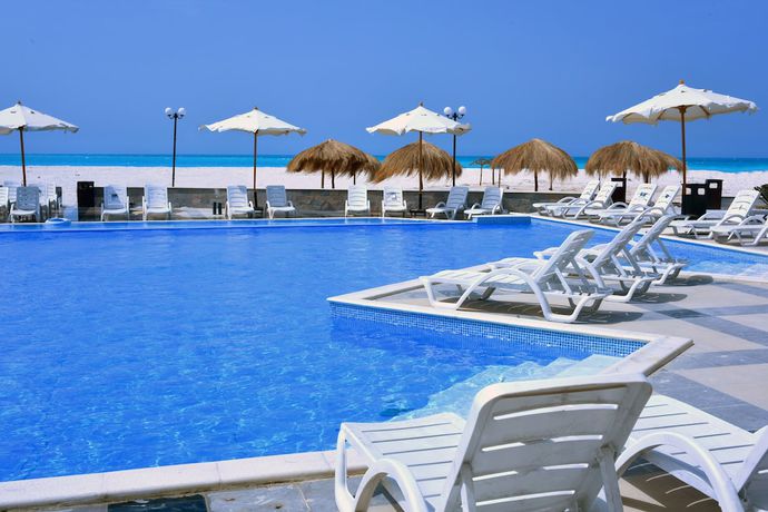 Imagen de la piscina del Hotel Hotelux La Playa Alamein, El Alamein. Foto 19
