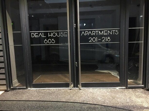 Imagen general del Hotel Hotl Aparts at Deal House. Foto 12