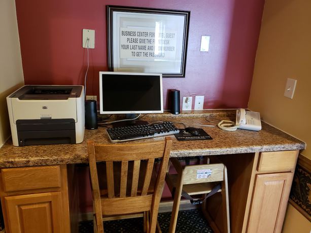 Imagen de los interiores del Hotel Hotsprings Village Inn. Foto 12