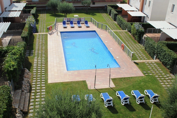 Imagen de la piscina del Hotel Hotur Via Augusta. Foto 16