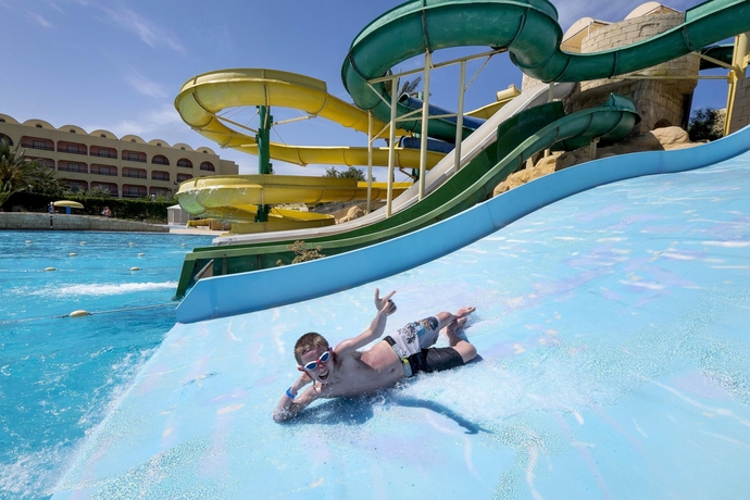 Imagen de la piscina del Hotel Houda Golf Beach and Aquapark. Foto 14