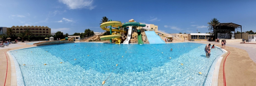 Imagen de la piscina del Hotel Houda Golf Beach and Aquapark. Foto 16