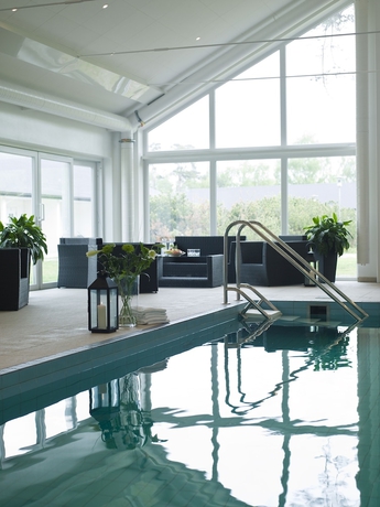 Imagen de la piscina del Hotel H&ouml;llviksn&auml;s m&ouml;ten mat logi. Foto 18