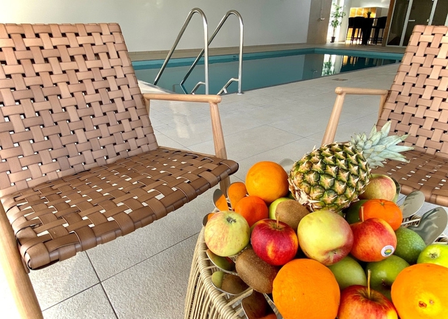 Imagen de la piscina del Hotel H&ouml;llviksn&auml;s m&ouml;ten mat logi. Foto 19