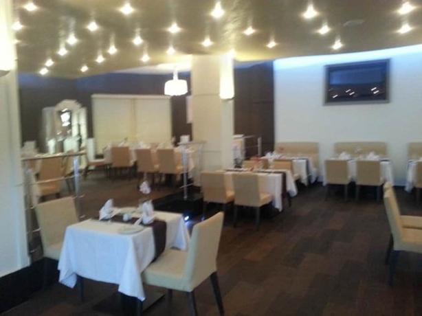 Imagen del bar/restaurante del Hotel Houna El Firdaous. Foto 9