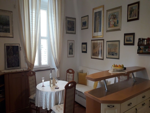 Imagen del bar/restaurante del Hotel House Boninovo - Adults Only. Foto 2