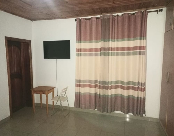 Imagen del bar/restaurante del Hotel House - Sleeps 8 - Parking - Garden. Foto 3