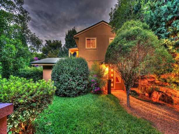 Imagen de los exteriores del Hotel House of Laurels. Foto 19