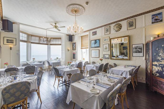 Imagen del bar/restaurante del Hotel Housel Bay. Foto 7