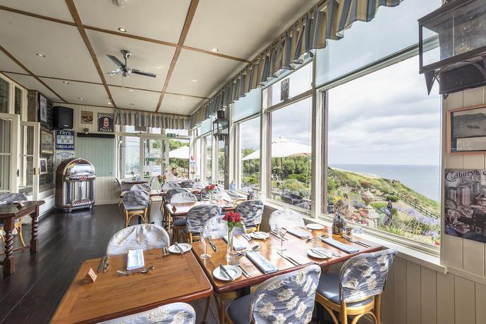 Imagen del bar/restaurante del Hotel Housel Bay. Foto 10