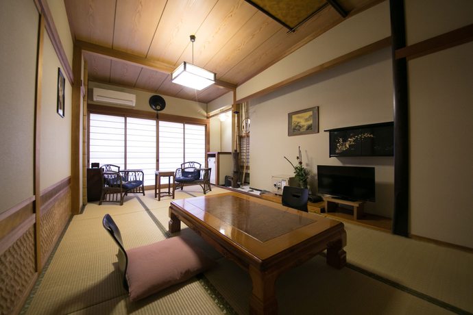 Imagen de la habitación del Hotel Housenkaku. Foto 2