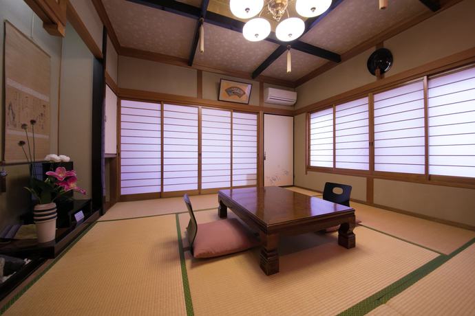 Imagen de la habitación del Hotel Housenkaku. Foto 3