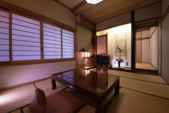 Imagen de la habitación del Hotel Housenkaku. Foto 4