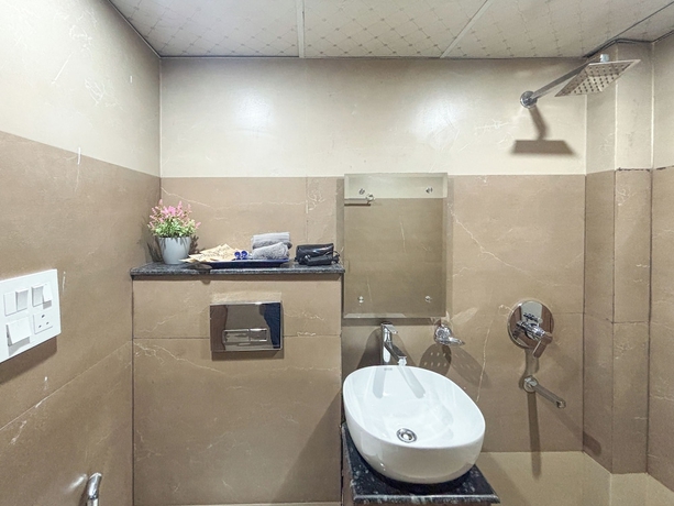 Imagen de la habitación del Hotel Housr Sector 28 Golf Course Road Next To Phase 1 Metro Station. Foto 11
