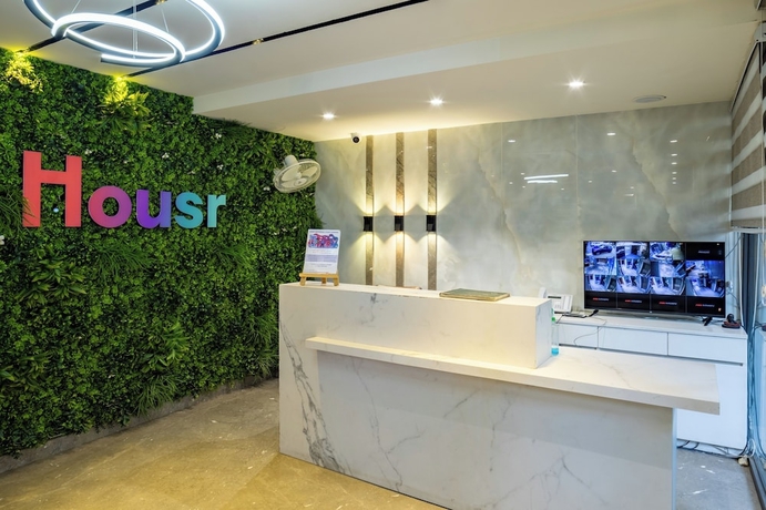 Imagen de los interiores del Hotel Housr Sector 42 Gurgaon Golf Course Road. Foto 10