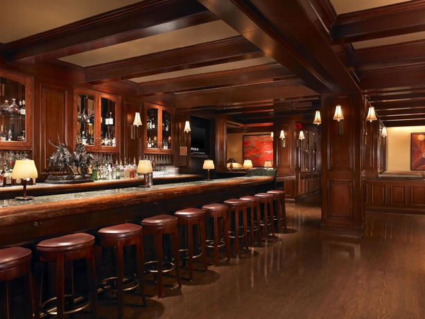 Imagen del bar/restaurante del Hotel Houston Grand Hotel - River Oaks. Foto 2