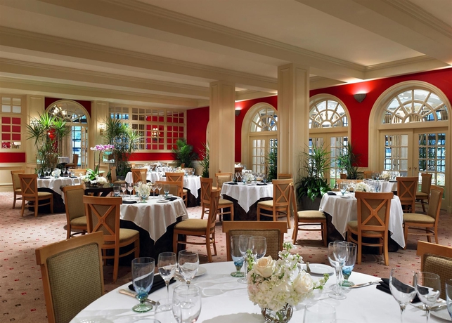 Imagen del bar/restaurante del Hotel Houston Grand Hotel - River Oaks. Foto 3