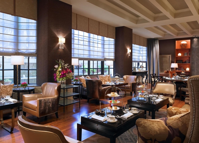 Imagen del bar/restaurante del Hotel Houston Grand Hotel - River Oaks. Foto 4