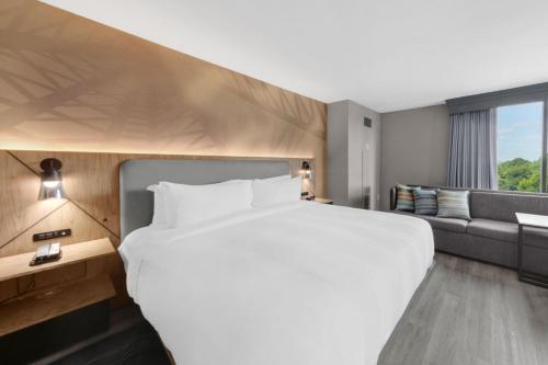 Imagen de la habitación del Hotel Houston Marriott North. Foto 10