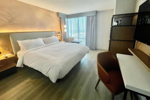 Imagen de la habitación del Hotel Houston Marriott North. Foto 13