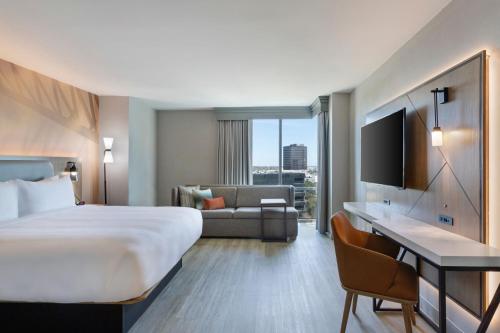 Imagen de la habitación del Hotel Houston Marriott North. Foto 16