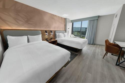 Imagen de la habitación del Hotel Houston Marriott North. Foto 17